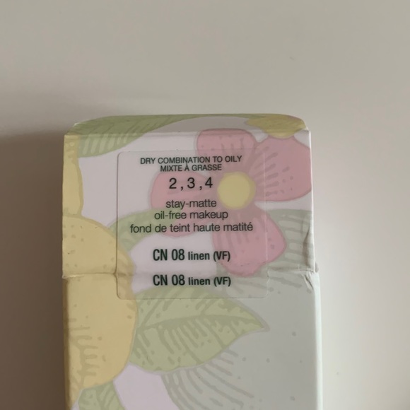 NEW Clinique foundation CN08 - Picture 3 of 3